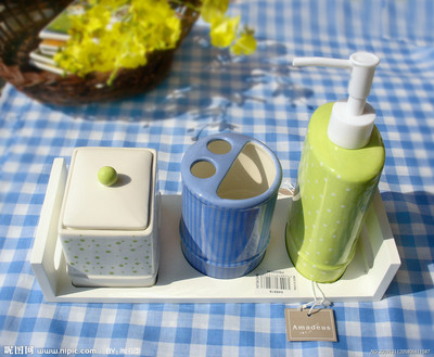 彩色卫浴摄影图 点亮家居生活的艺术与灵感